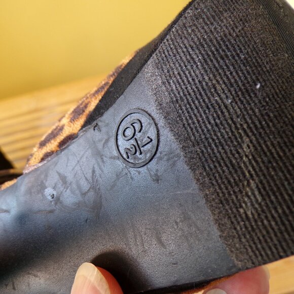 Mossimo Vintage Leopard Faux Fur Pumps Chunky Heel Womens Size 6.5 - Picture 11 of 13